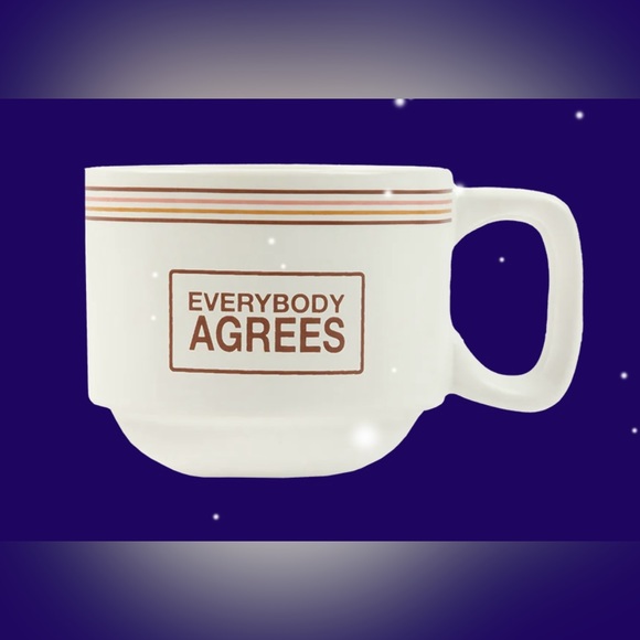 Taylor Swift, Holiday Collection Tea cups, brand new and ready to ship - Picture 3 of 3